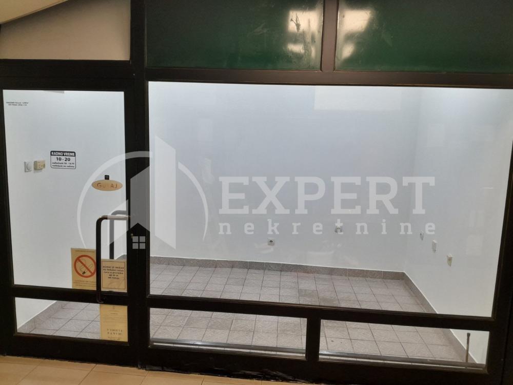 Glavna slika -Obrenovićeva,  Lokal za izdavanje, 8m2, 80€