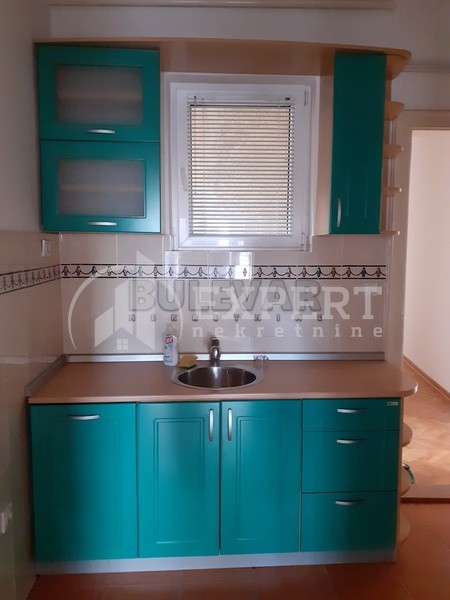 Slika 3 - Obrenovićeva, Četvorosoban stan za izdavanje, 92m2, 700€