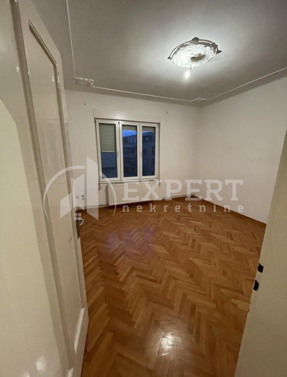 Slika 4 - Obrenovićeva, Četvorosoban stan za izdavanje, 92m2, 700€