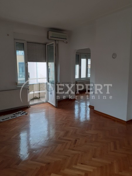 Slika 7 - Obrenovićeva, Četvorosoban stan za izdavanje, 92m2, 700€