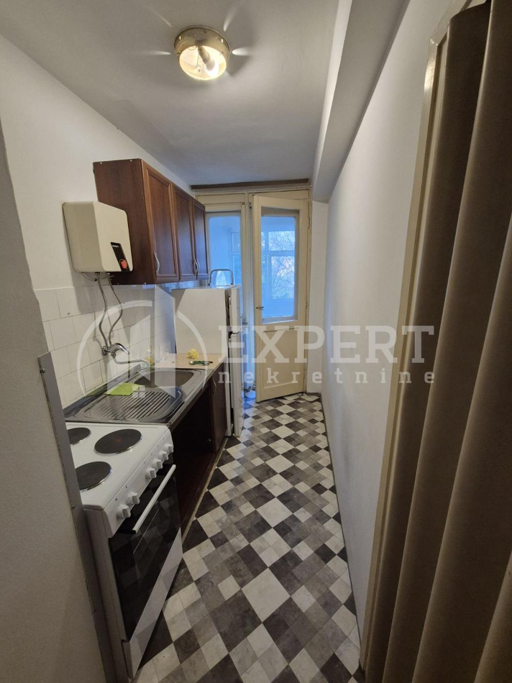 Slika 2 - Pariske komune, Dvosoban stan za izdavanje, 60m2, 300€