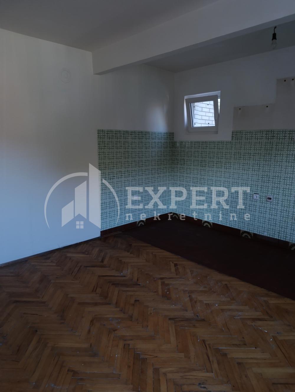 Slika 1 - Veljka Miljkovića, Troiposoban stan za izdavanje, 70m2, 250€