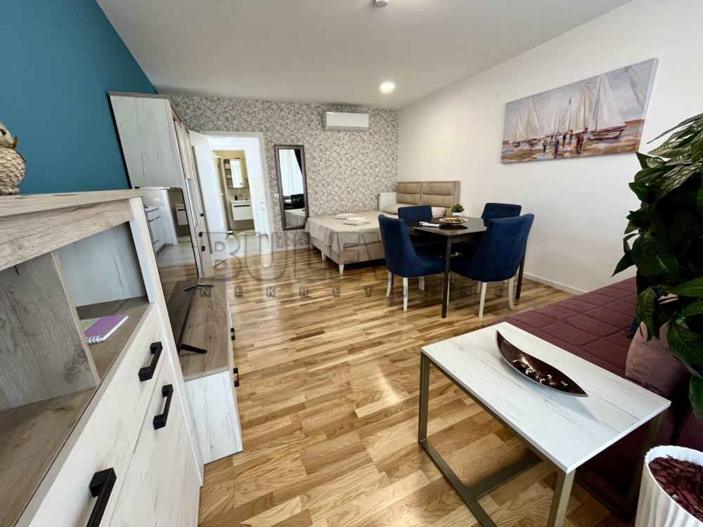 Slika 1 - Prvomajska, Četvorosoban stan za izdavanje, 88m2, 800€