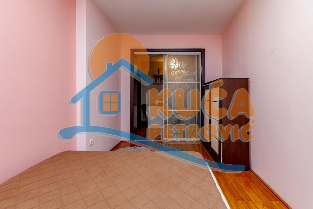 Slika 11 - Lole Ribara, Dvoiposoban stan na prodaju, 76m2, 189.000€