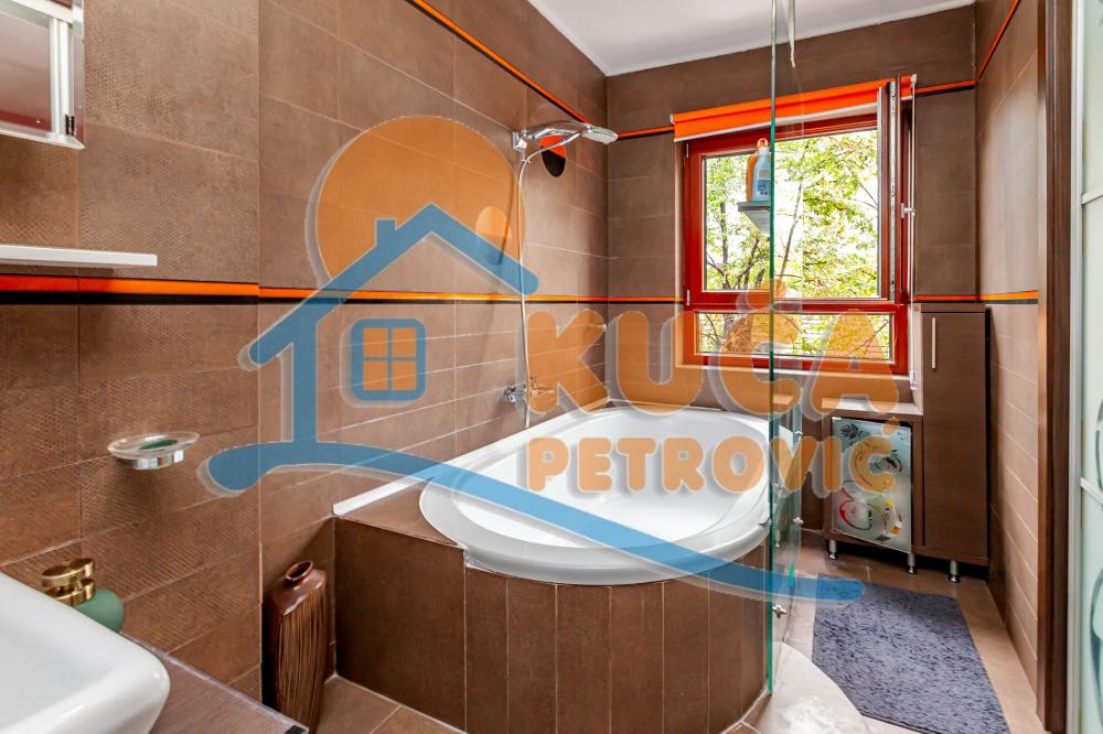 Slika 6 - Lole Ribara, Dvoiposoban stan na prodaju, 76m2, 189.000€