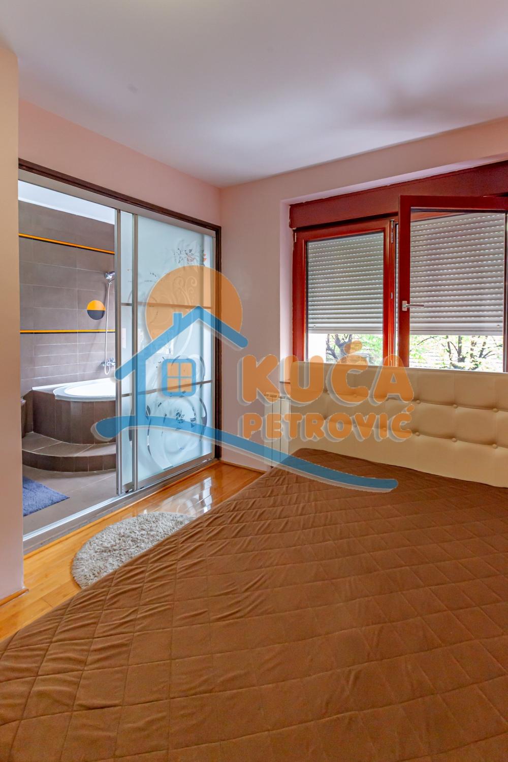 Slika 10 - Lole Ribara, Dvoiposoban stan na prodaju, 76m2, 189.000€