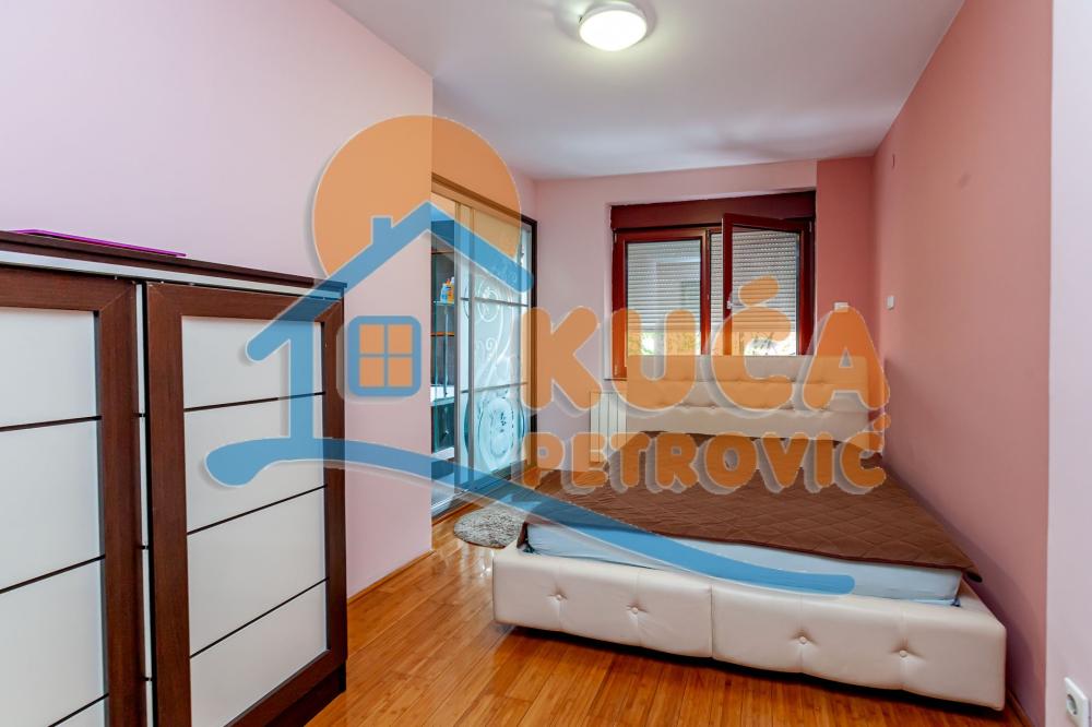 Slika 9 - Lole Ribara, Dvoiposoban stan na prodaju, 76m2, 189.000€
