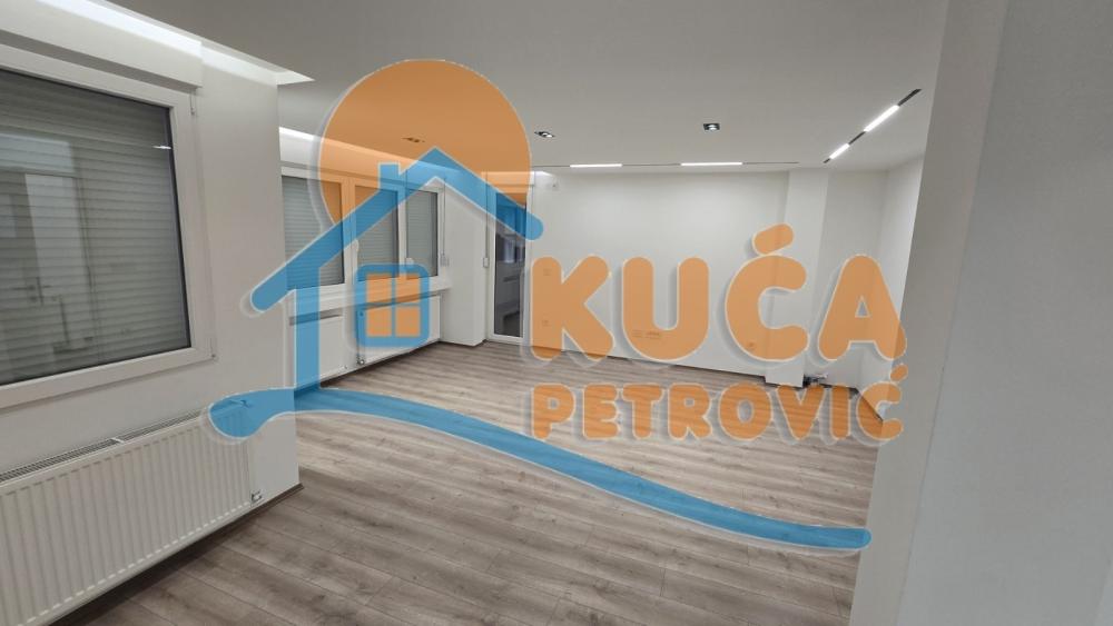 Slika 1 - Bulevar Nemanjića, Trosoban stan na prodaju, 89m2, 186.000€
