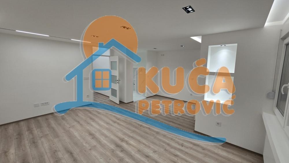 Slika 2 - Bulevar Nemanjića, Trosoban stan na prodaju, 89m2, 186.000€