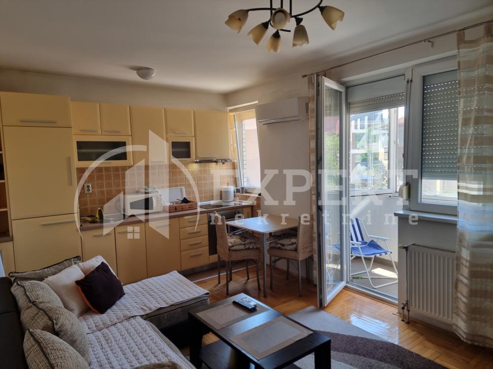 Slika 2 - Sestre Baković, Jednoiposoban stan za izdavanje, 37m2, 320€