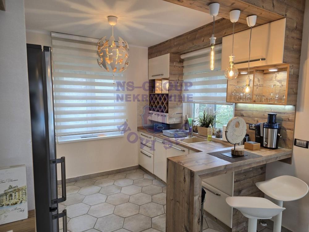 Slika 1 - Bački Petrovac,  Kuća na prodaju, 147m2, 424.360€