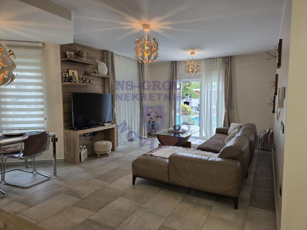 Glavna slika -Bački Petrovac,  Kuća na prodaju, 147m2, 424.360€