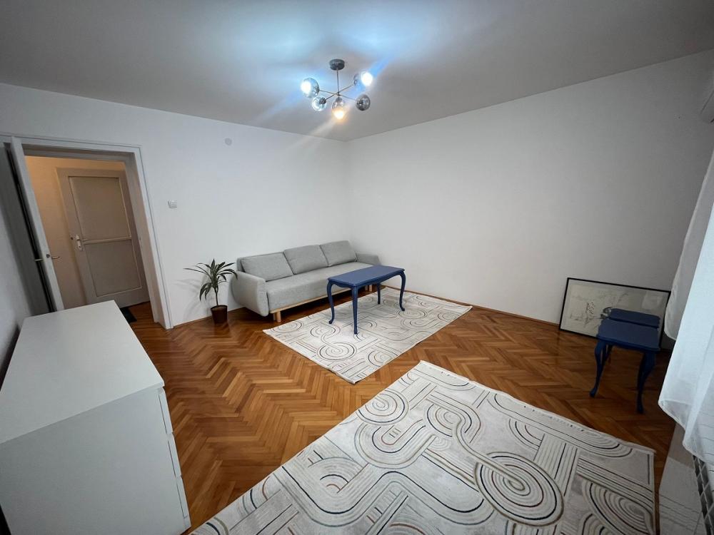 Slika 1 - Carigradska, Dvosoban stan za izdavanje, 64m2, 750€