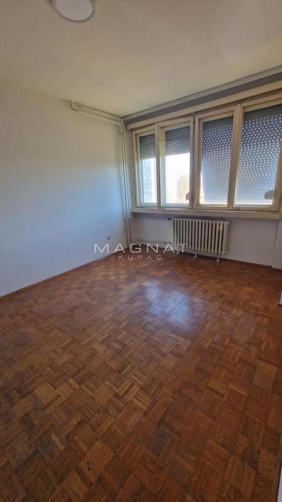 Slika 4 - Karađorđev Trg, Trosoban stan za izdavanje, 70m2, 450€