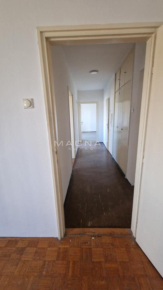 Slika 8 - Karađorđev Trg, Trosoban stan za izdavanje, 70m2, 450€