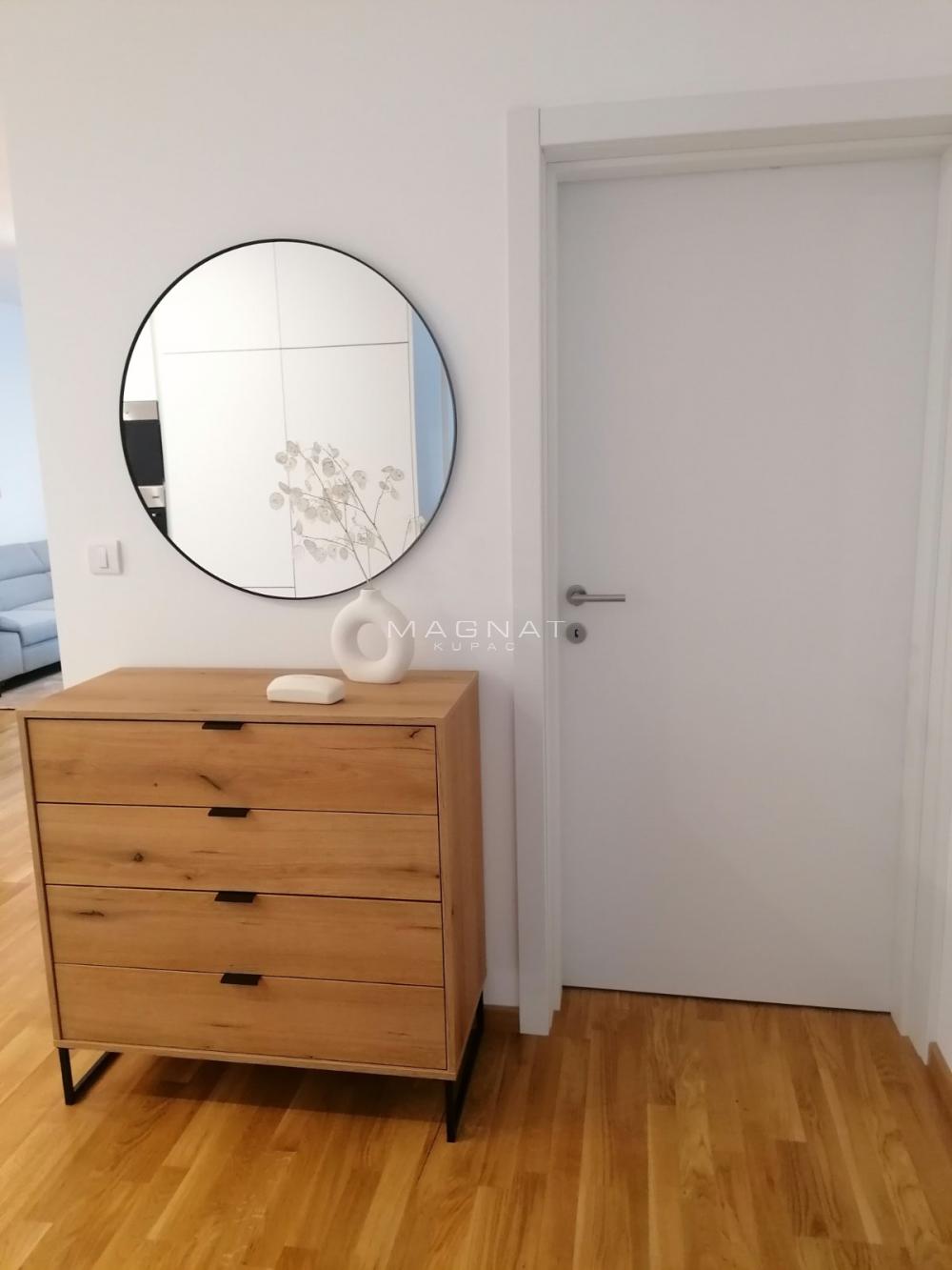 Slika 6 - Albanske spomenice, Dvosoban stan za izdavanje, 53m2, 1.000€