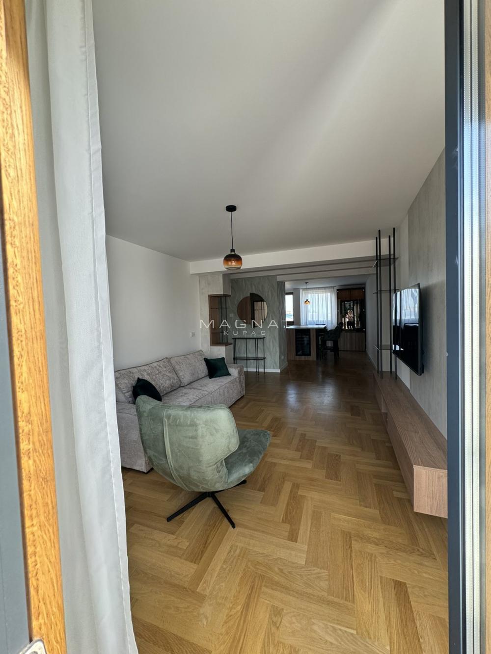 Slika 2 - Skender Begova, Trosoban stan za izdavanje, 77m2, 1.850€