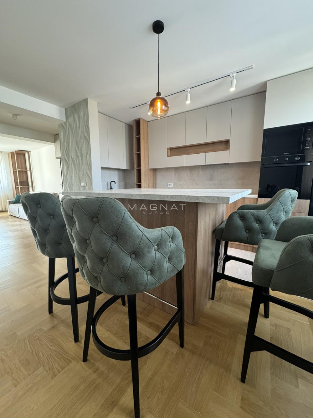 Slika 4 - Skender Begova, Trosoban stan za izdavanje, 77m2, 1.850€