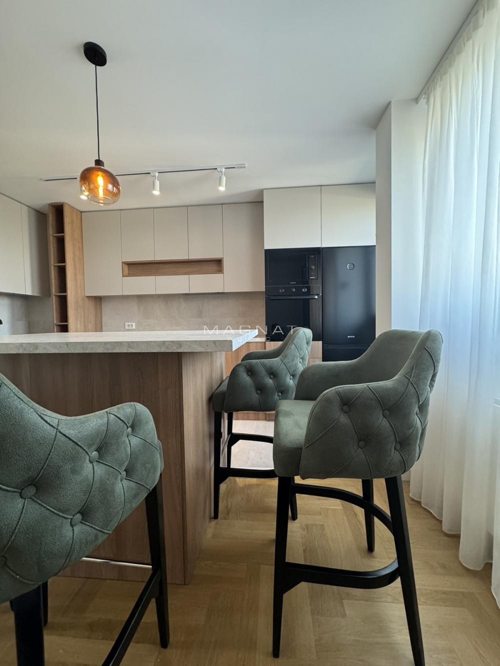 Slika 3 - Skender Begova, Trosoban stan za izdavanje, 77m2, 1.850€