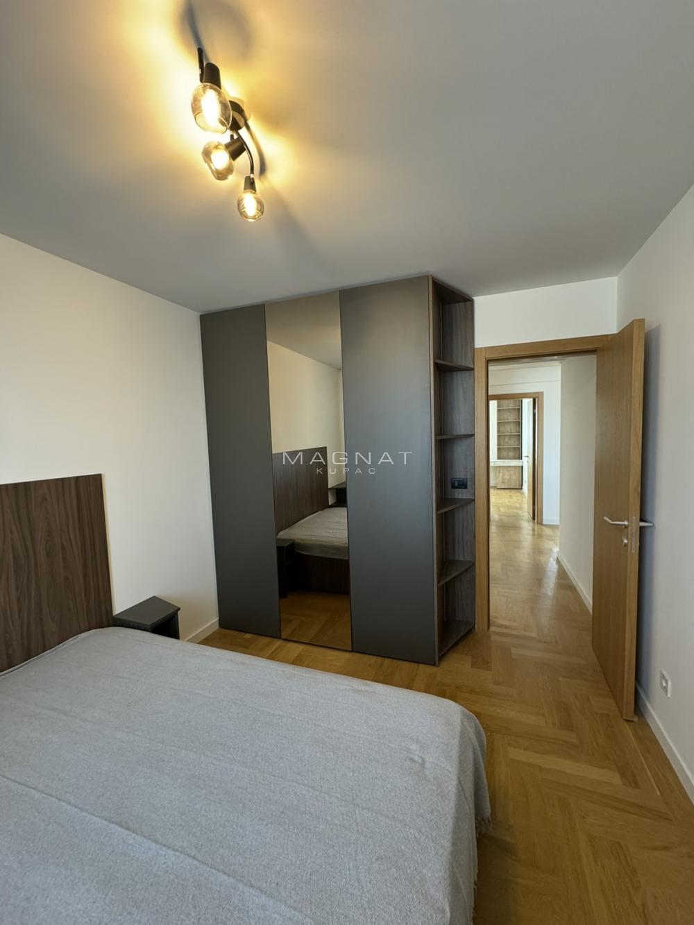 Slika 11 - Skender Begova, Trosoban stan za izdavanje, 77m2, 1.850€