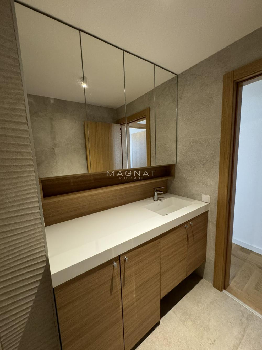 Slika 7 - Skender Begova, Trosoban stan za izdavanje, 77m2, 1.850€