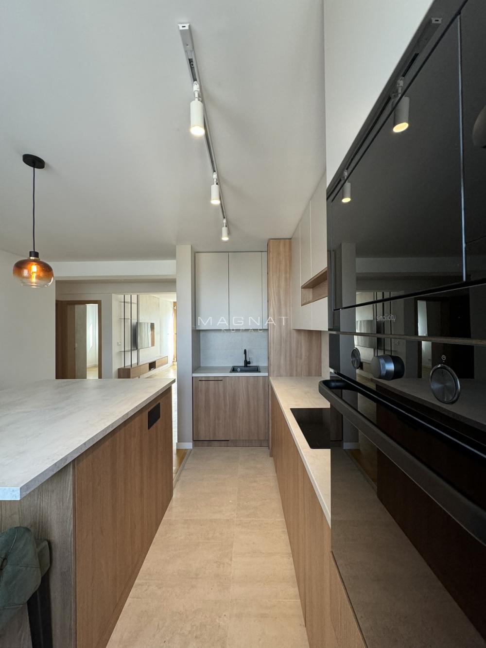 Slika 6 - Skender Begova, Trosoban stan za izdavanje, 77m2, 1.850€