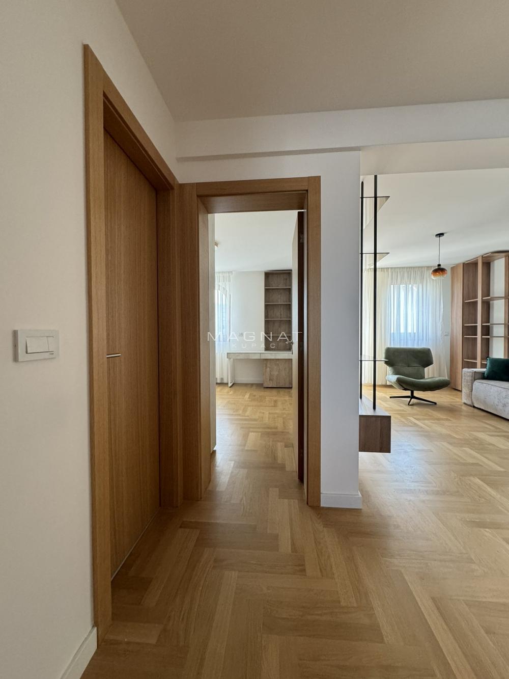 Slika 10 - Skender Begova, Trosoban stan za izdavanje, 77m2, 1.850€