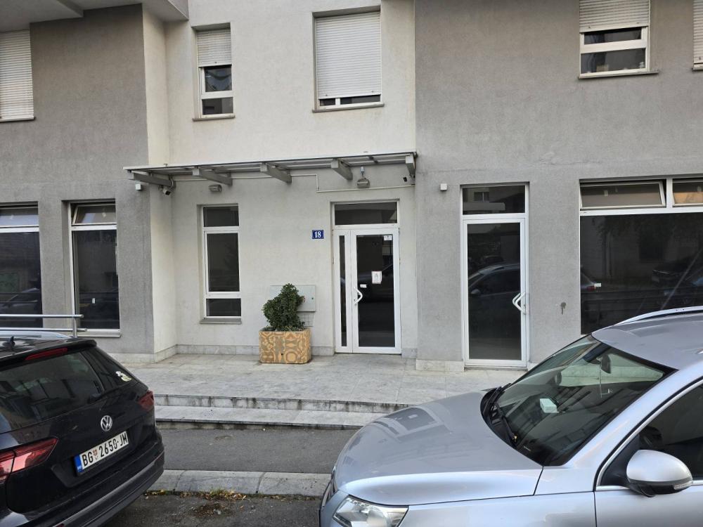 Slika 1 - Madridska,  Lokal na prodaju, 387m2, 950.000€