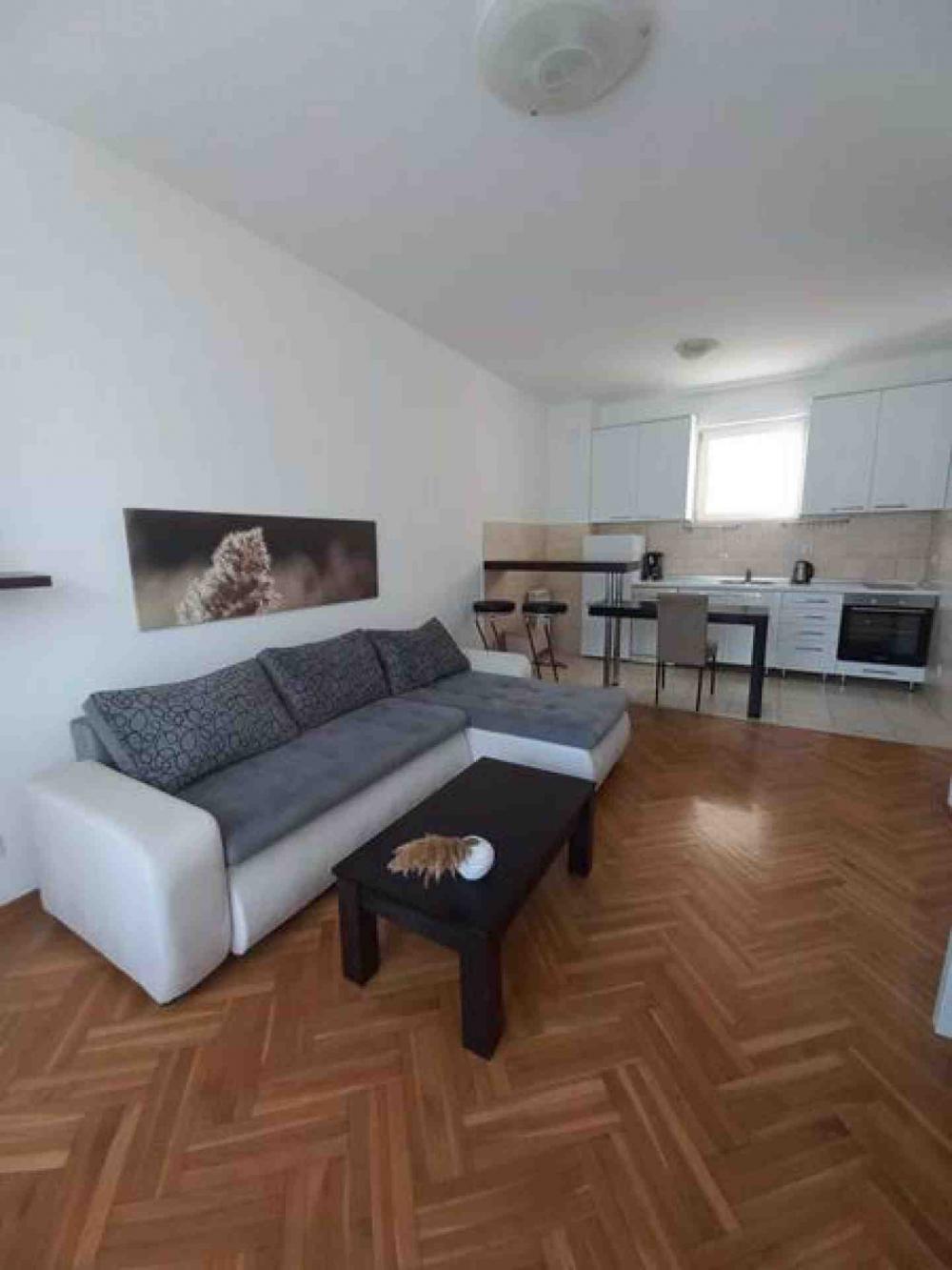 Slika 2 - Trosoban stan za izdavanje, 55m2, 800€