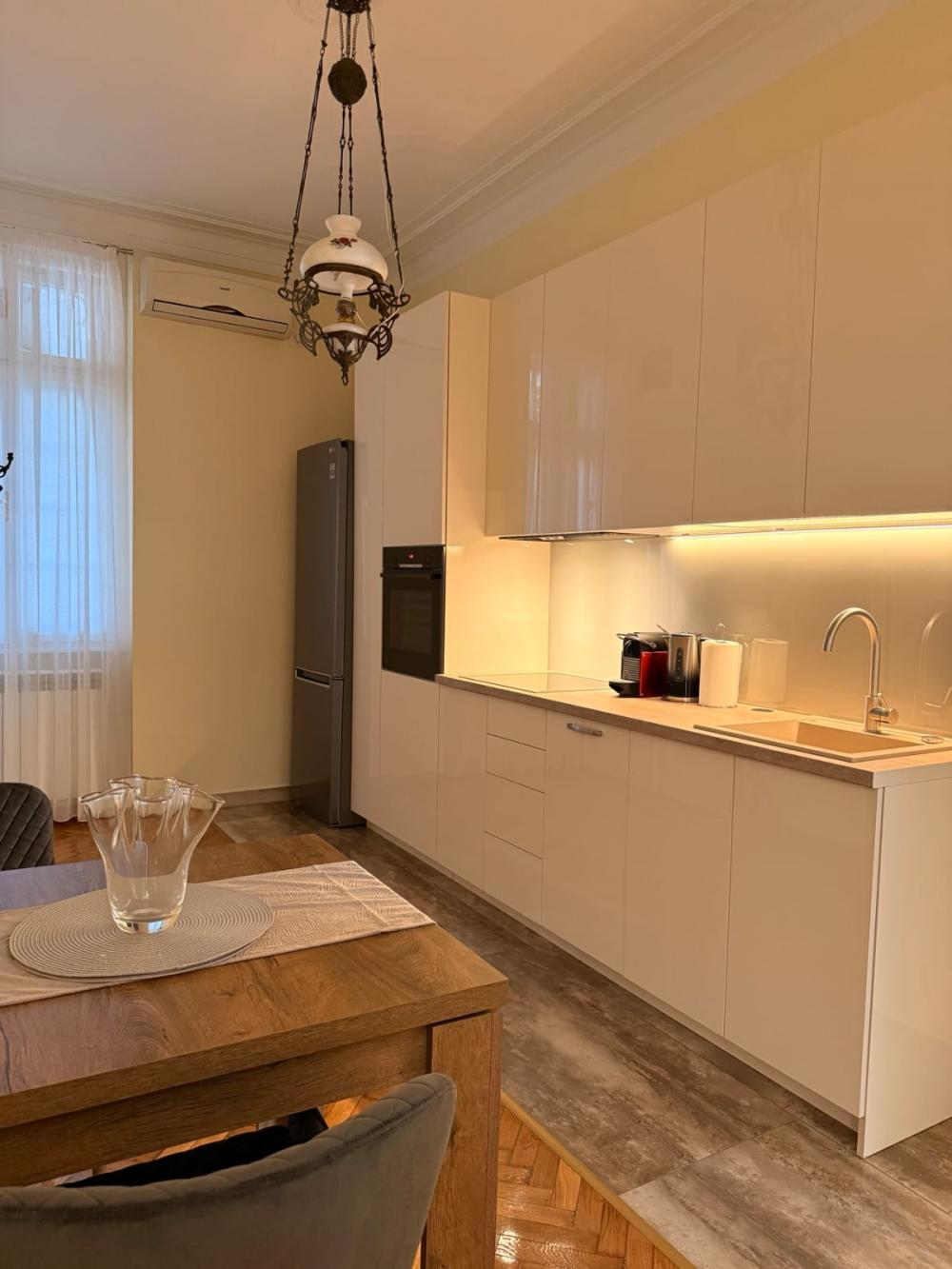 Slika 5 - Nušićeva, Dvosoban stan za izdavanje, 60m2, 1.200€