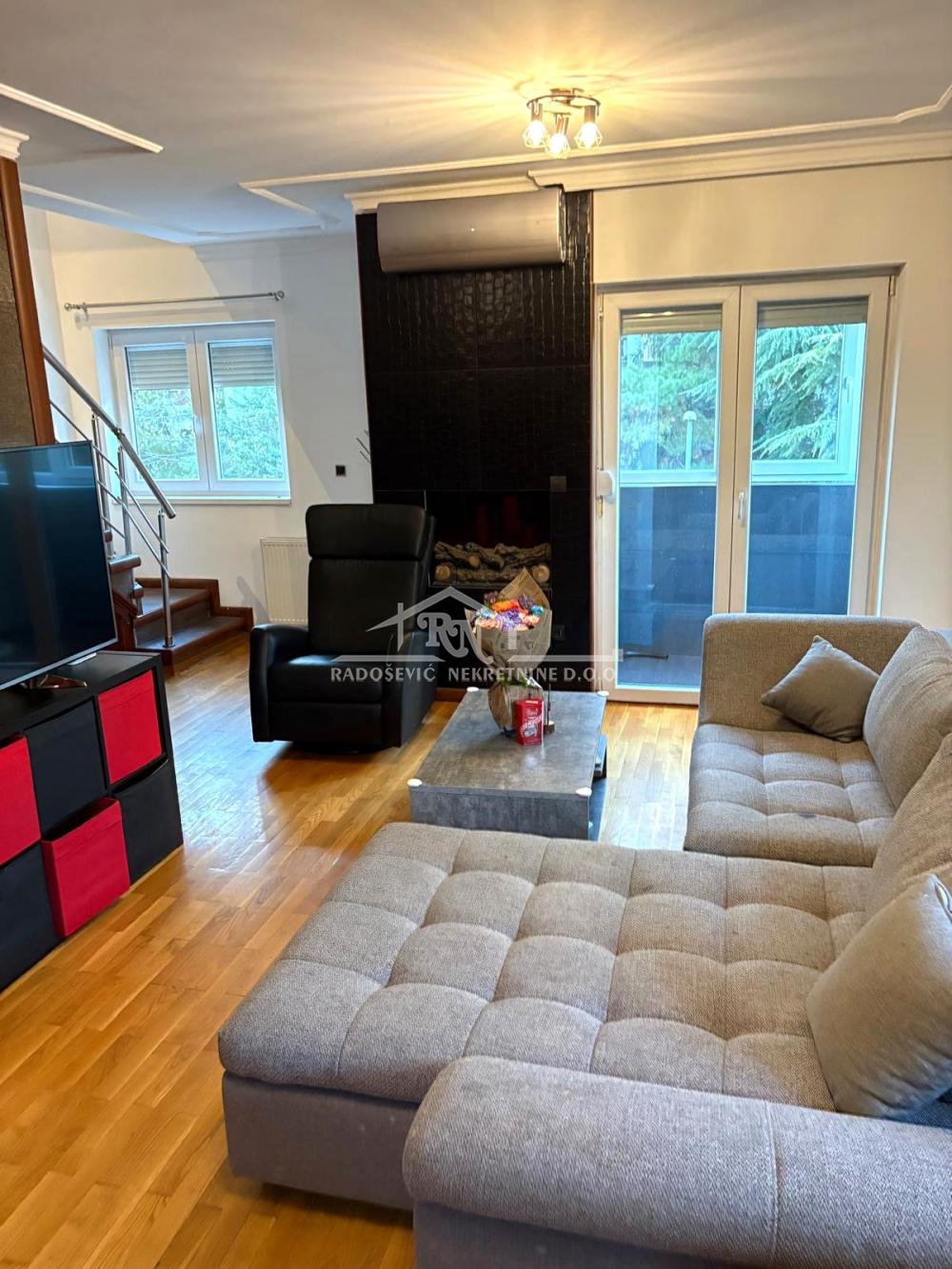 Slika 2 - Luke Vojvodića, Četvorosoban stan na prodaju, 95m2, 260.000€