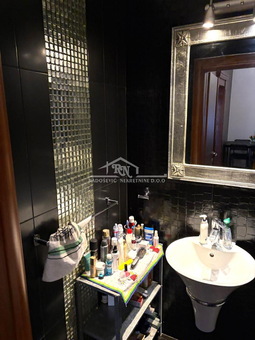 Slika 4 - Luke Vojvodića, Četvorosoban stan na prodaju, 95m2, 260.000€