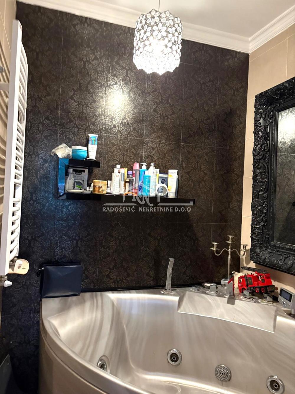 Slika 6 - Luke Vojvodića, Četvorosoban stan na prodaju, 95m2, 260.000€