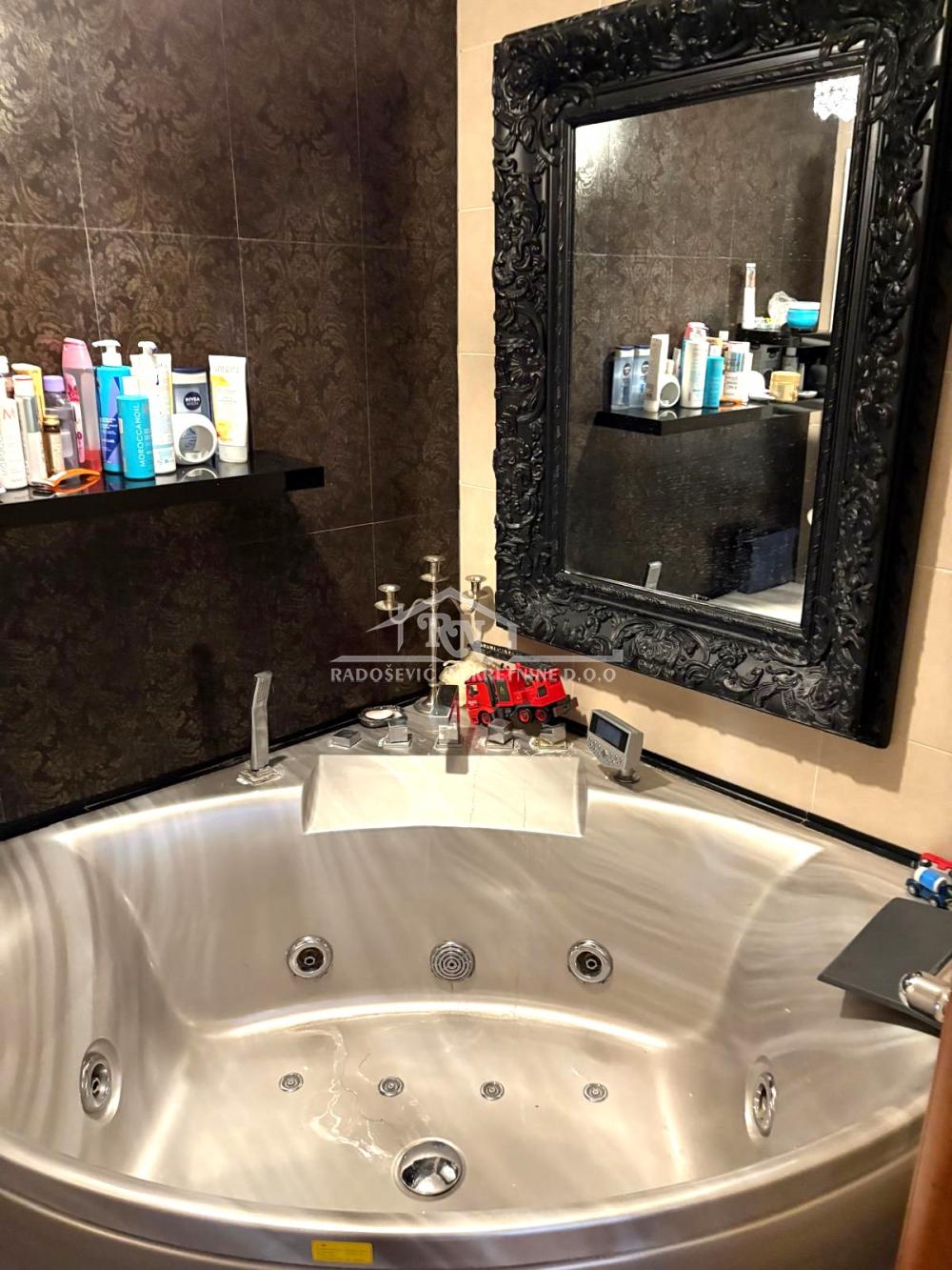 Slika 7 - Luke Vojvodića, Četvorosoban stan na prodaju, 95m2, 260.000€