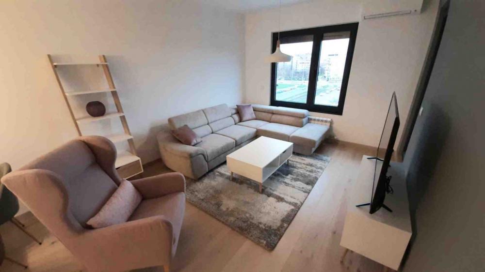 Slika 1 - Bulevar Milutina Milankovića, Trosoban stan za izdavanje, 75m2, 1.300€