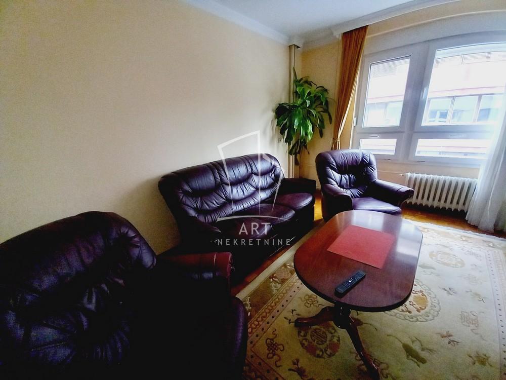 Slika 1 - Kralja Petra, Četvorosoban stan za izdavanje, 81m2, 1.000€