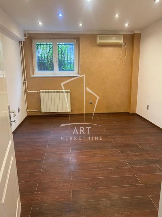 Slika 1 - Topolska, Dvoiposoban stan za izdavanje, 54m2, 800€