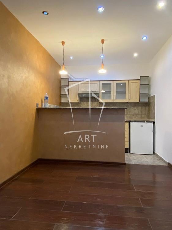 Slika 2 - Topolska, Dvoiposoban stan za izdavanje, 54m2, 800€