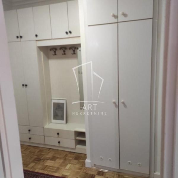 Slika 3 - Vojvode Brane, Jednoiposoban stan za izdavanje, 35m2, 490€