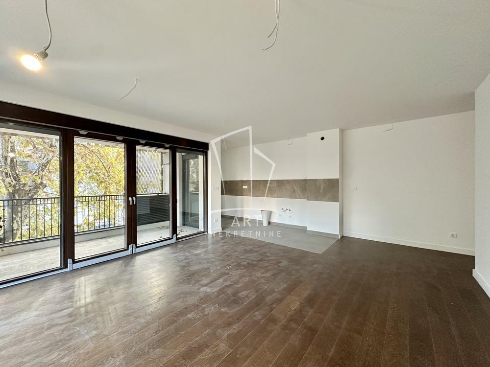 Slika 1 - Cara Dušana, Četvorosoban stan na prodaju, 120m2, 600.000€