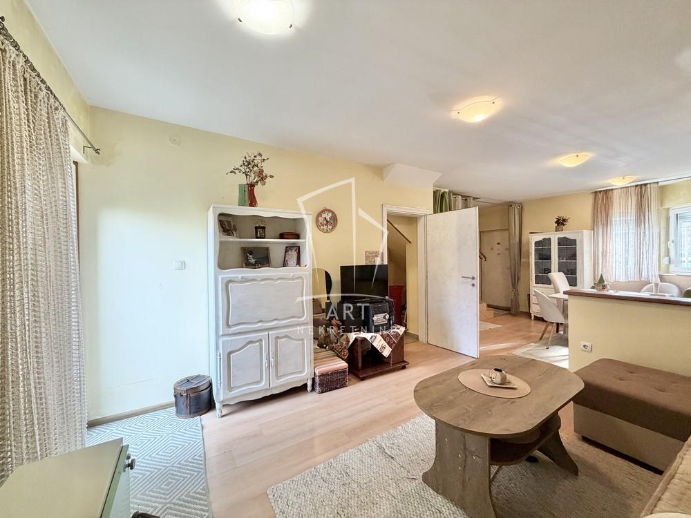 Slika 2 - Mite Stajića, Trosoban stan na prodaju, 69m2, 139.000€