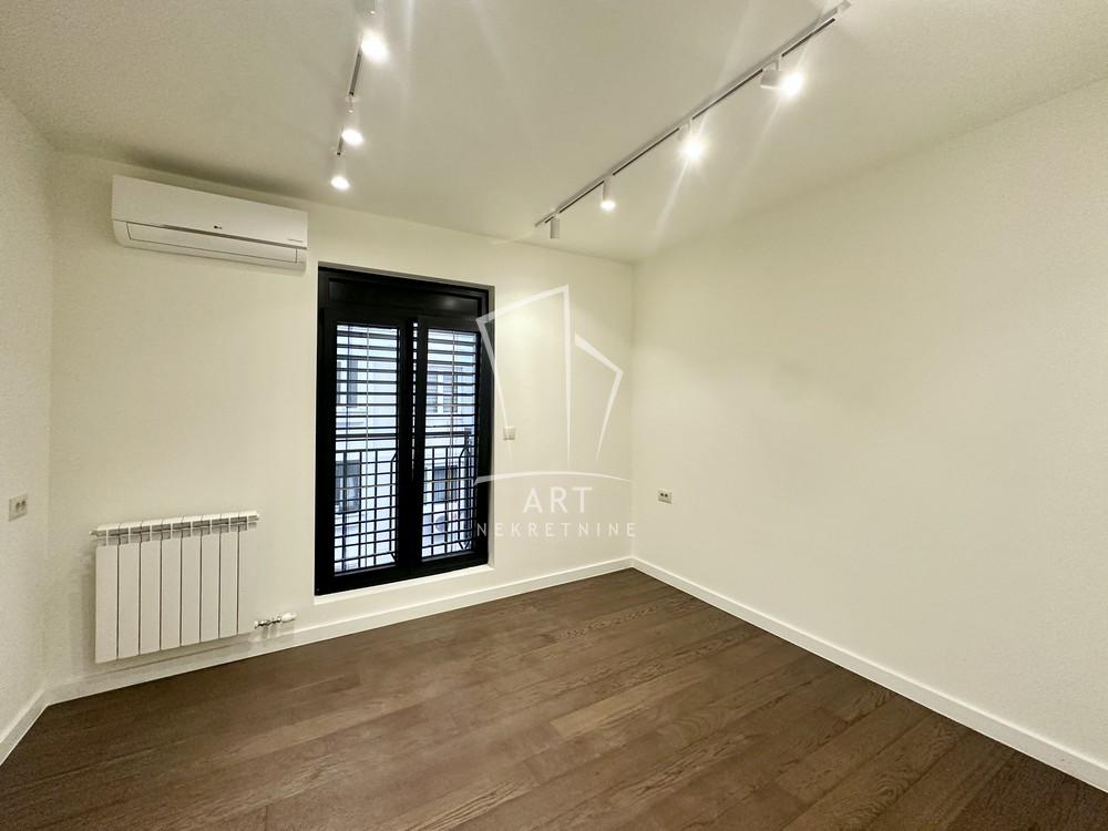 Slika 10 - Cara Nikolaja II, Četvorosoban stan na prodaju, 114m2, 455.000€