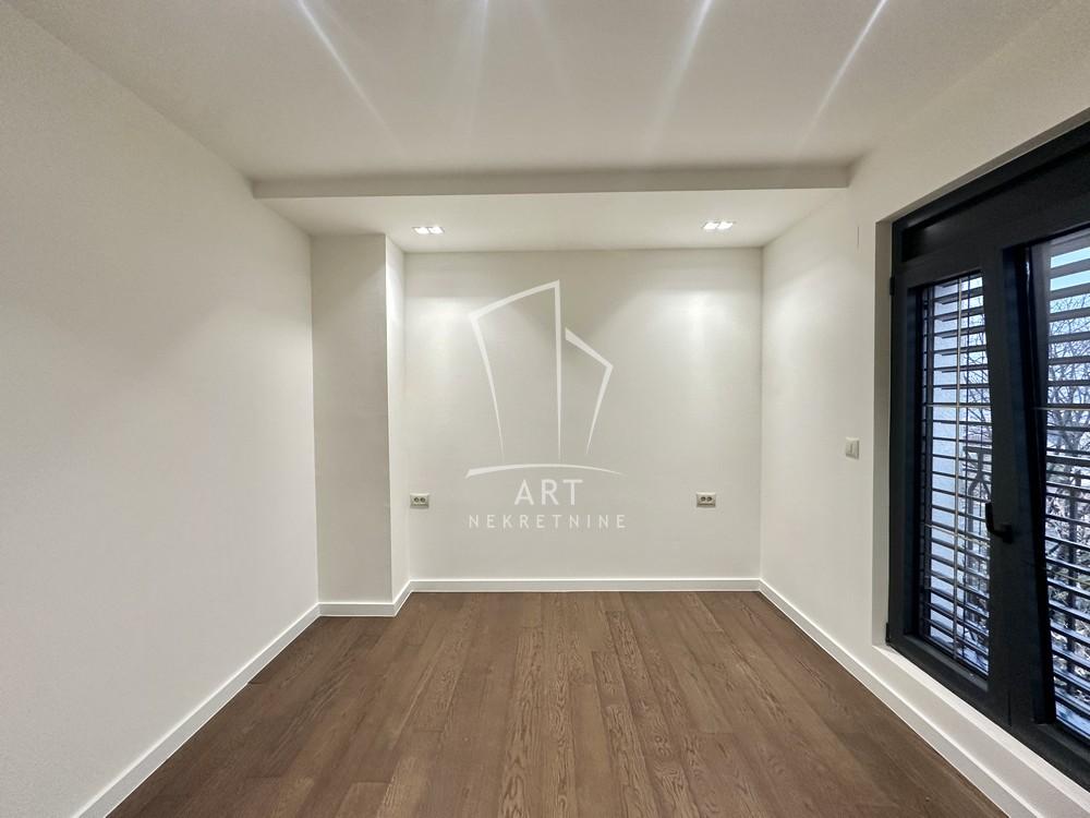 Slika 11 - Cara Nikolaja II, Četvorosoban stan na prodaju, 114m2, 455.000€