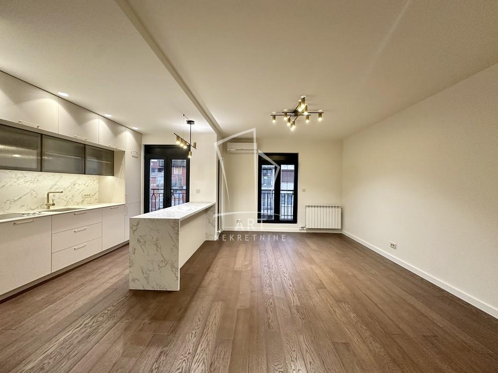 Slika 1 - Cara Nikolaja II, Četvorosoban stan na prodaju, 114m2, 455.000€