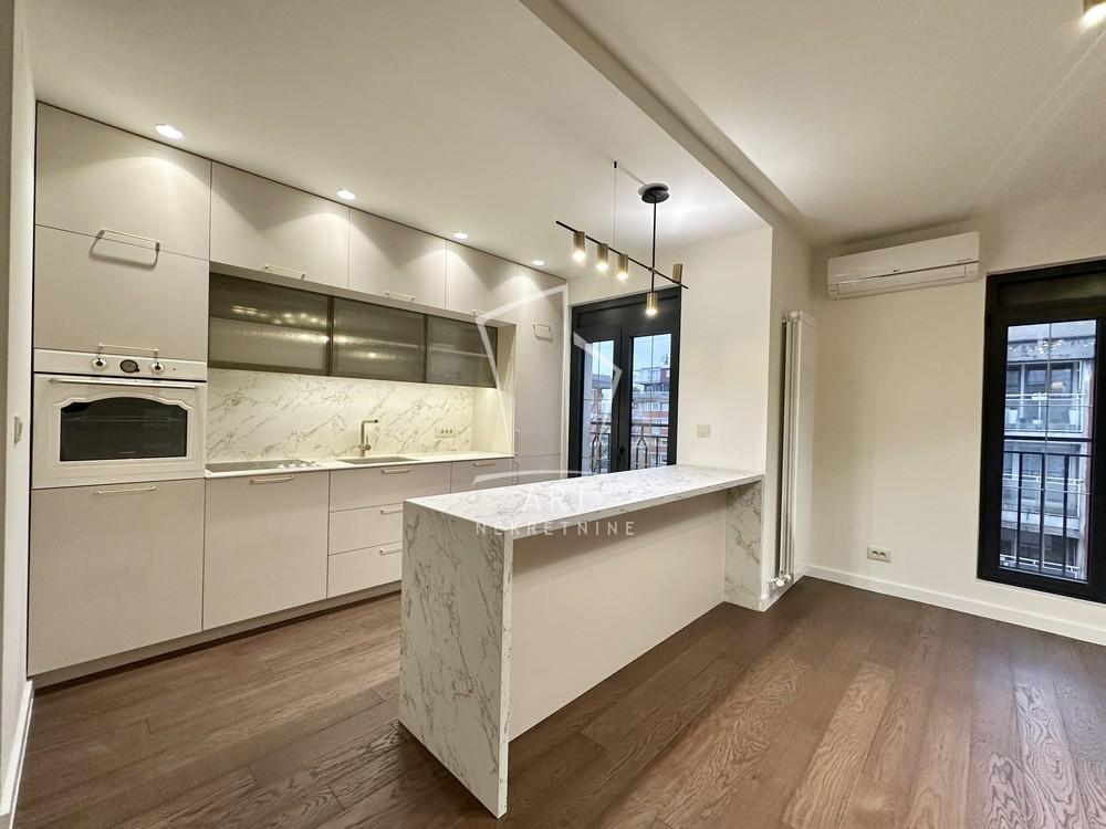 Slika 3 - Cara Nikolaja II, Četvorosoban stan na prodaju, 114m2, 455.000€