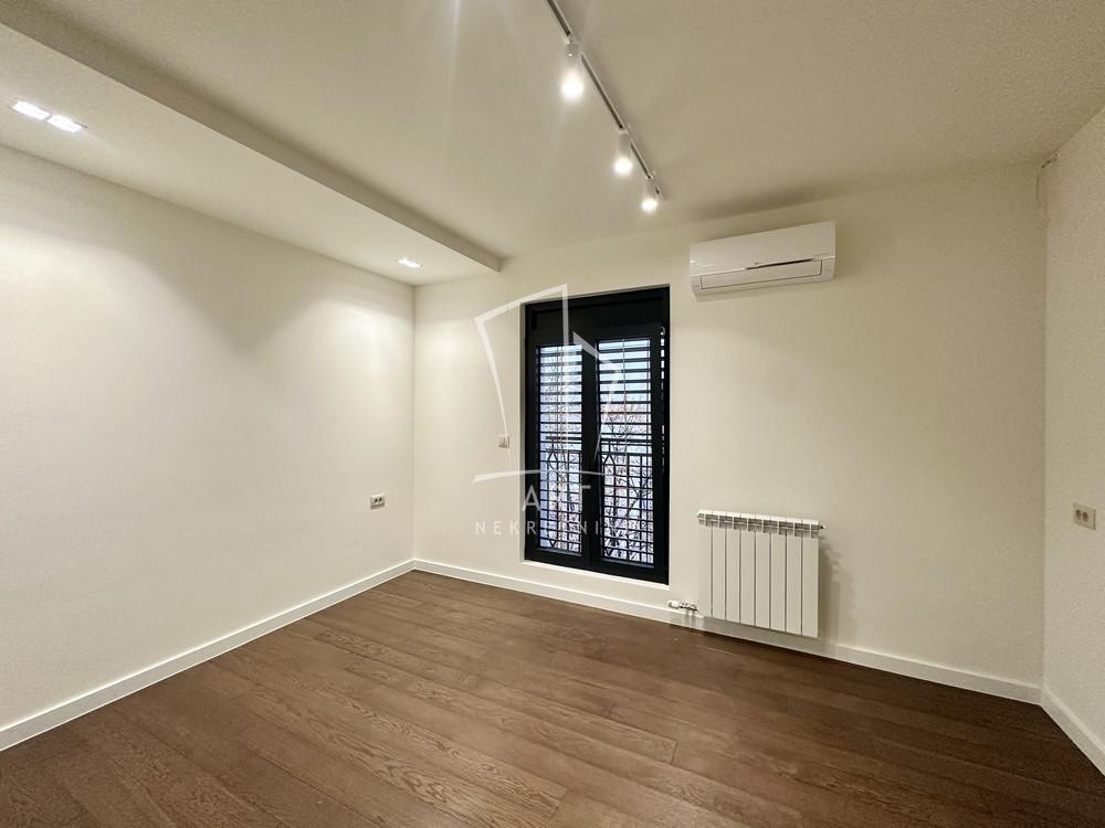 Slika 6 - Cara Nikolaja II, Četvorosoban stan na prodaju, 114m2, 455.000€