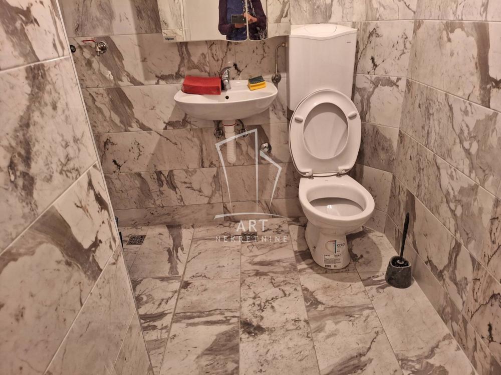 Slika 10 - Bulevar despota Stefana,  Lokal za izdavanje, 88m2, 1.100€