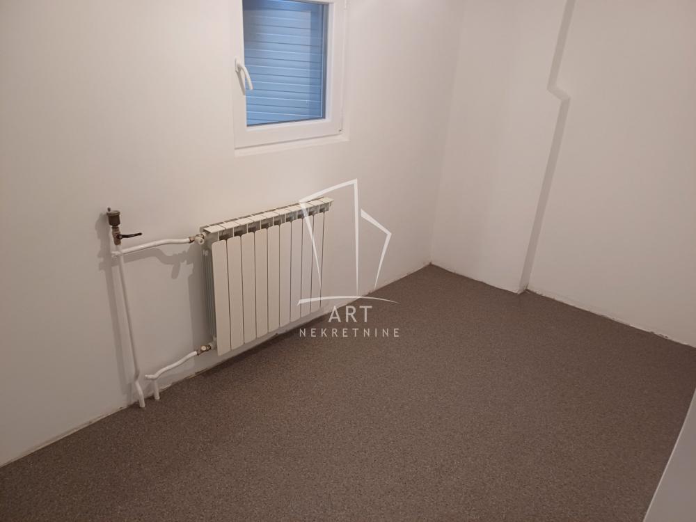 Slika 5 - Bulevar despota Stefana,  Lokal za izdavanje, 88m2, 1.100€