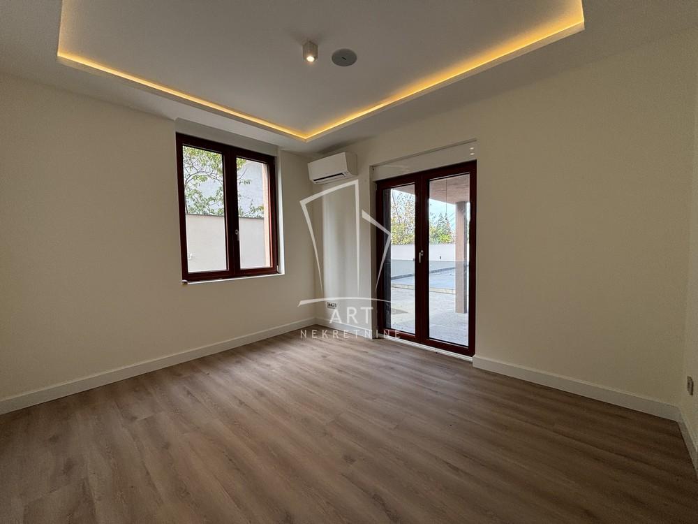 Slika 11 - Milovana Glišića,  Lokal za izdavanje, 506m2, 11.500€