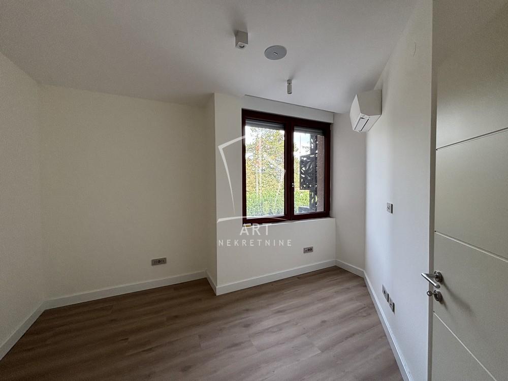 Slika 8 - Milovana Glišića,  Lokal za izdavanje, 506m2, 11.500€